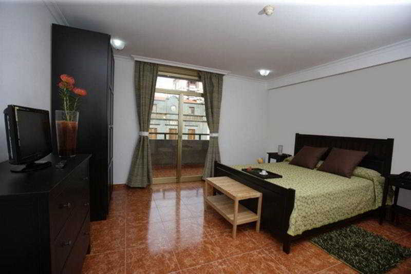 Hotel Adonis Capital Санта-Крус-де-Тенерифе Номер фото